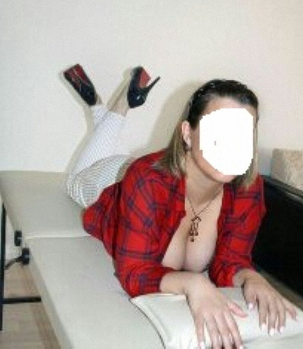 real escort se 6573469111b84 2504